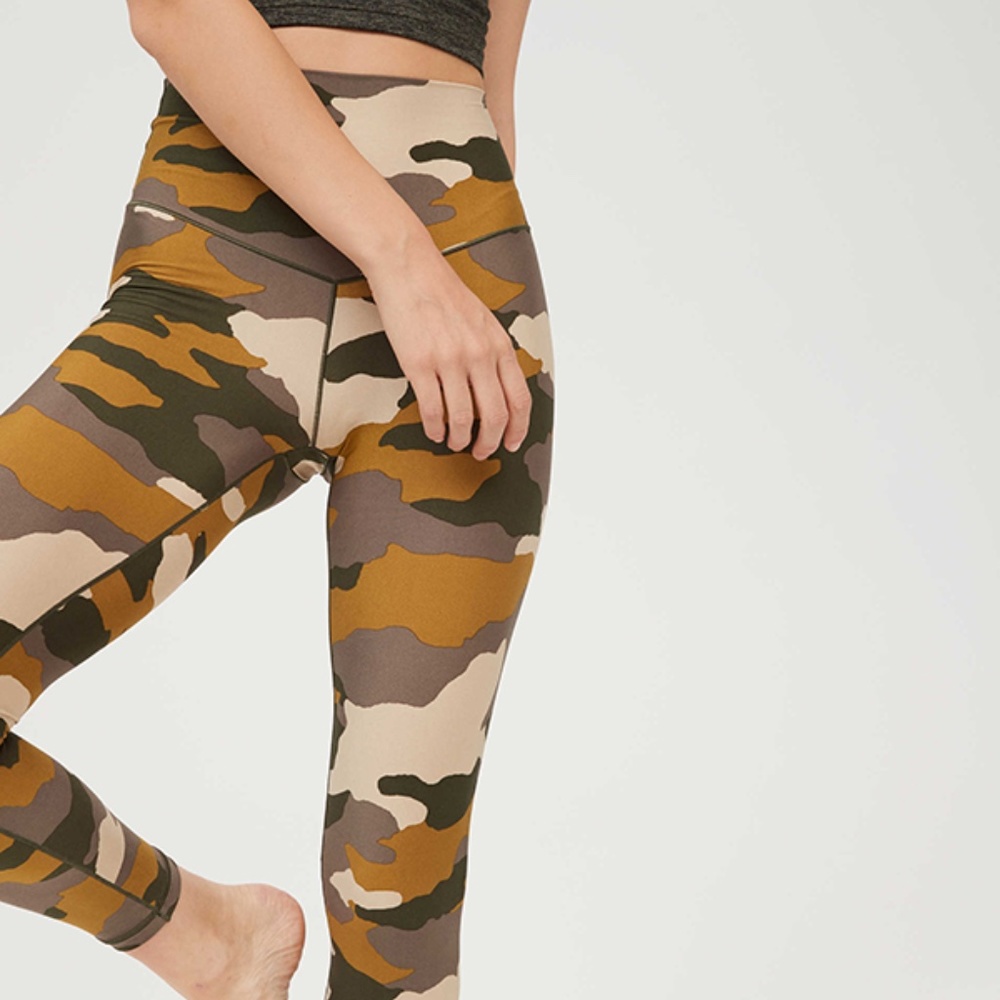 offline by Aerie real me camo leggings  sz S